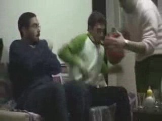 Bir insanın üstüne çaydanlık devrilirse ne olur?