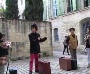 Spectacle de rue de la Maison des Jeunes et de la Culture