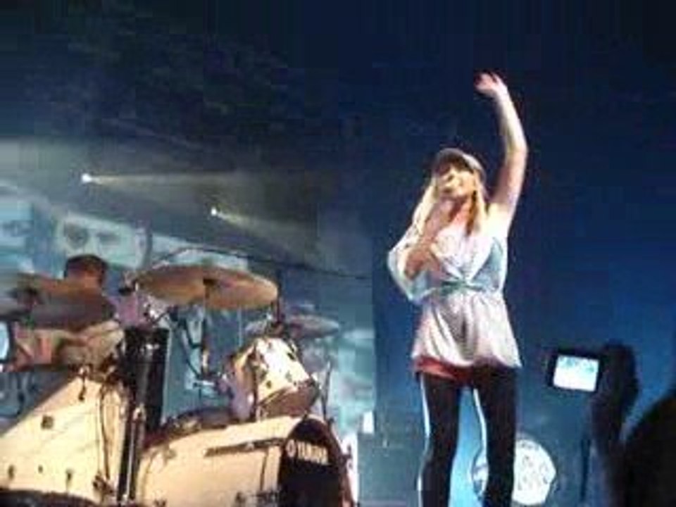 Fin concert bataclan live The Ting Tings "that's not my name