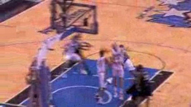 NBA Turkoglu creates the turnover and Lee goes coast to coas