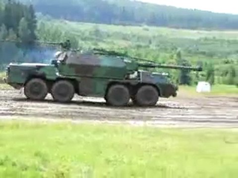 Self-propelled Gun Howitzer 152 mm type 77 DANA