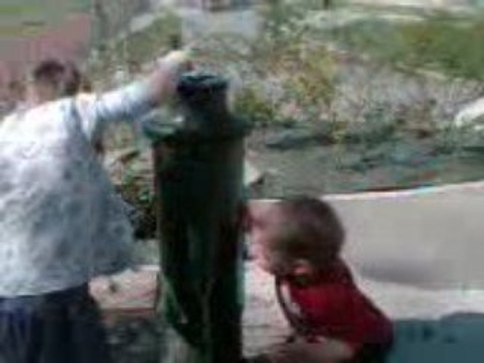 Fontaine enfants eau