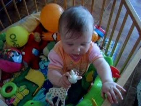 Sandy debout dans son parc