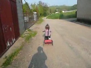 Marie fait du vélo 1