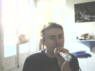 Wiwi égratigne "Girls on film"