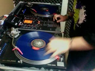 DJ GIZ'MO - PUMP IT UP REMIX