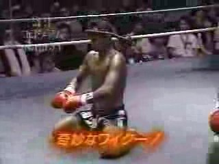 Rambaa Somdet M16 dit Sam le boxeur thai fou