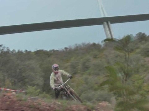 Stage descente VTT piste DH Millau