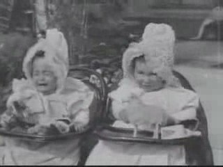 Les Frères Lumière - 1896 - Babies Quarrel