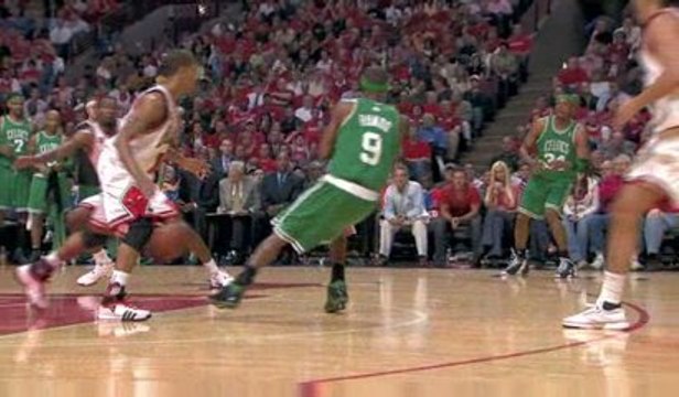 NBA Rondo slides a sweet dish down the paint to Big Baby Dav