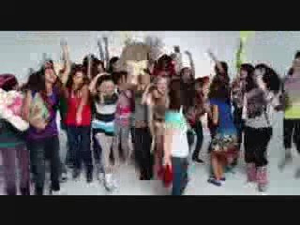 Miley Cyrus - 7 Things