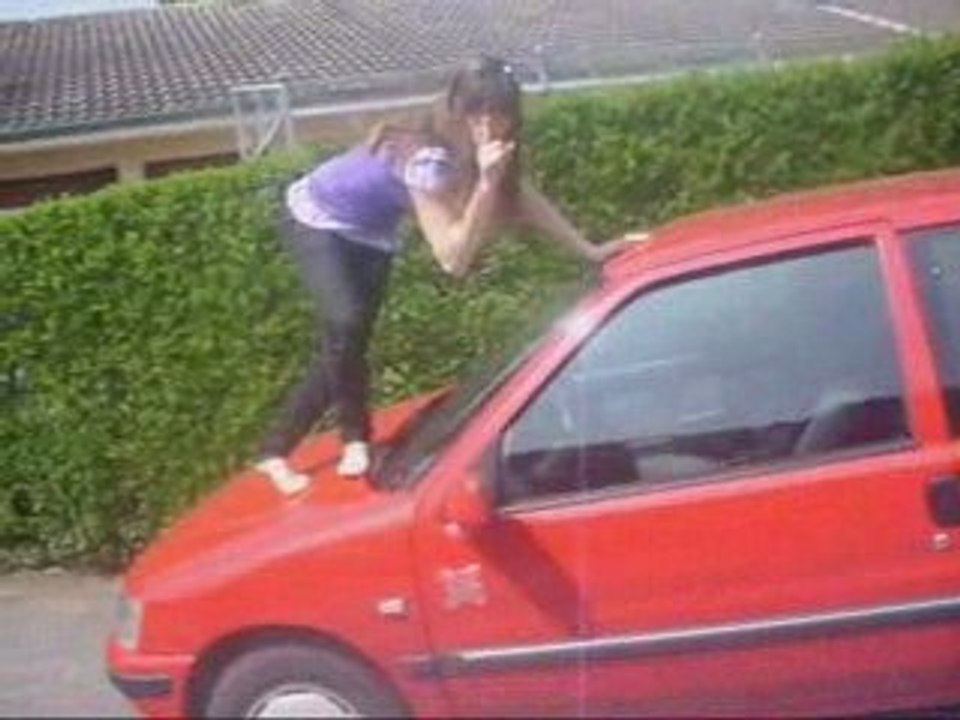 chloé & la voiture... mdrrr^^