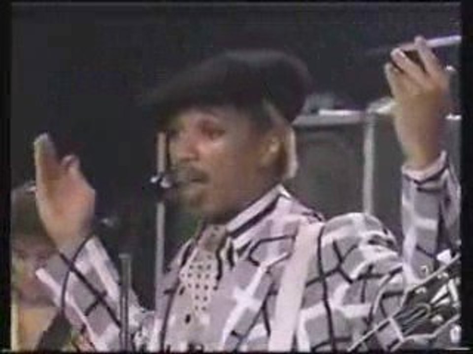 "Mr. Softy -Annie(i'm not your daddy)"KID CREOLE live 1985