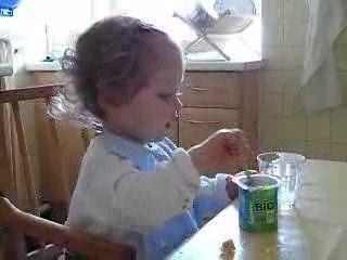 Repas en autonomie (14 mois)