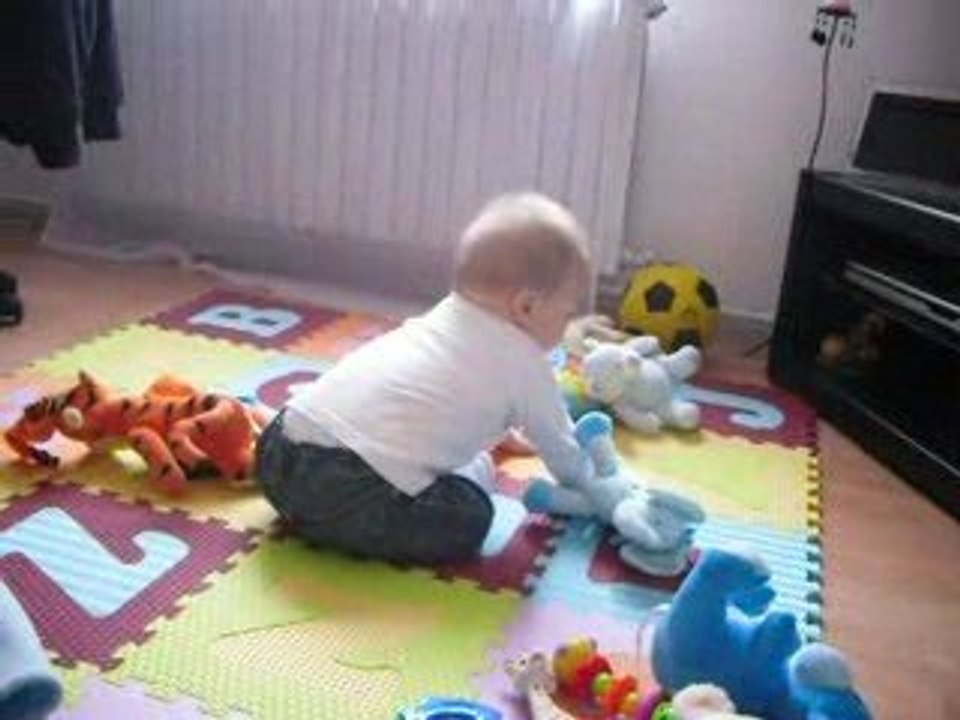 kylian presque a 4 pattes