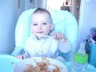 Thibault mange mars 2009