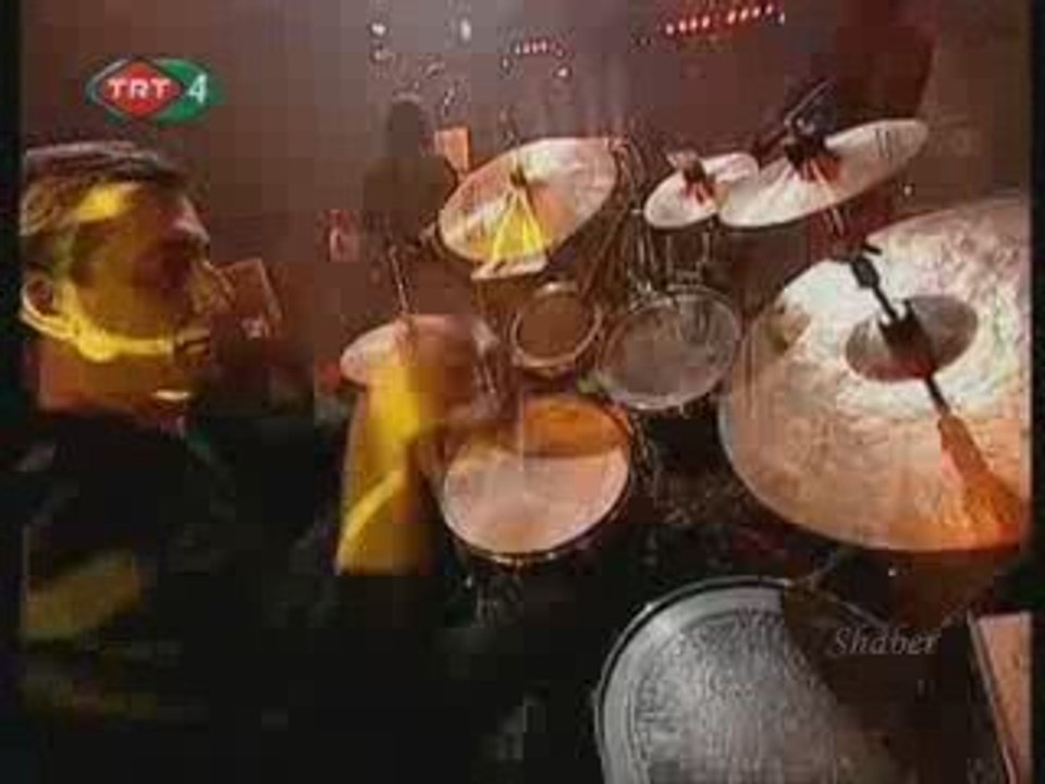 Zerrin Özer Değmen benim gamlı yaslı gönlüme