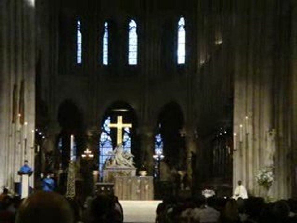 NOTRE DAME DE PARIS