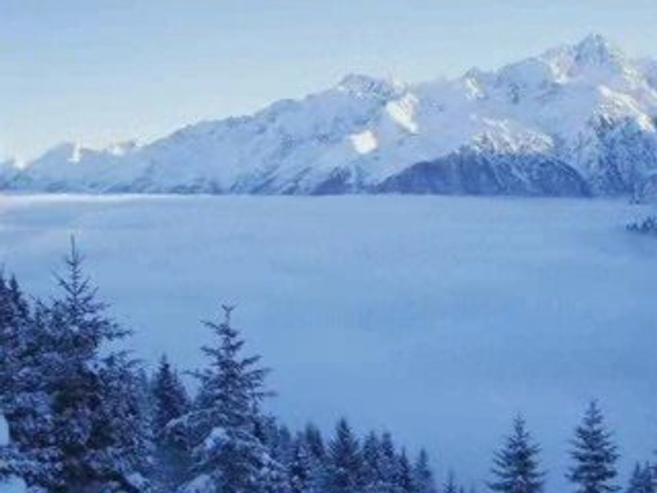 montagnes enneigées