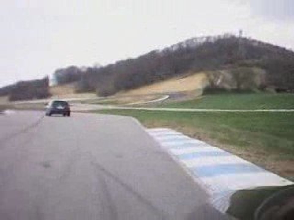 Circuit du Laquais 10/04/2009 Clio 3 RS R27 - Clio 2 RS