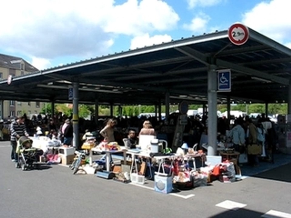 Saint Sébastien sur Loire : vide greniers