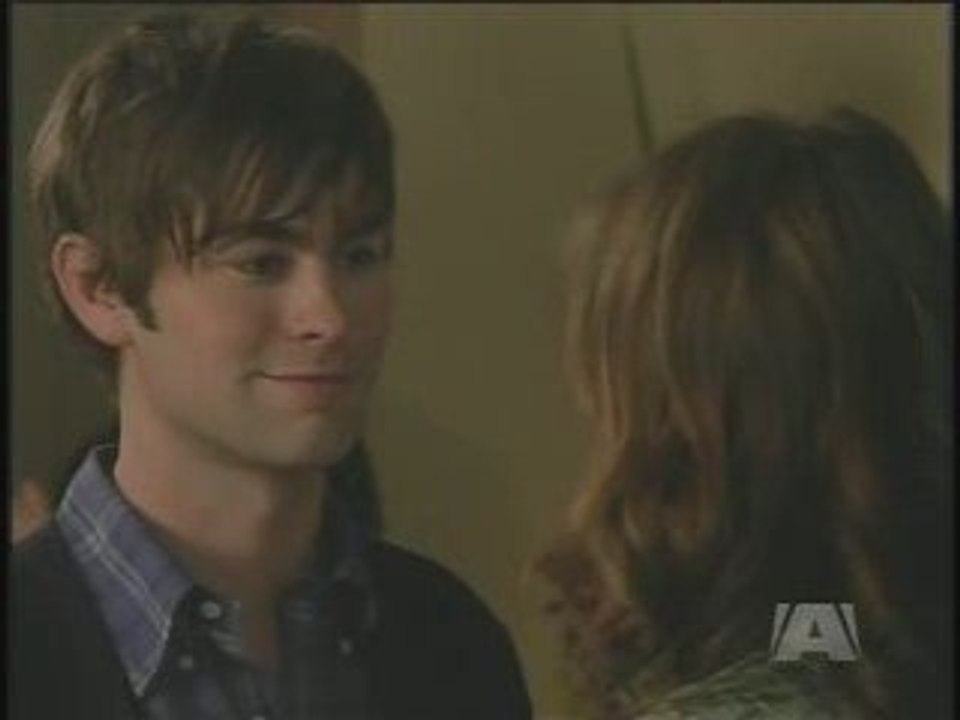 GG/NB - Blair tells Nate she has to leave the party.