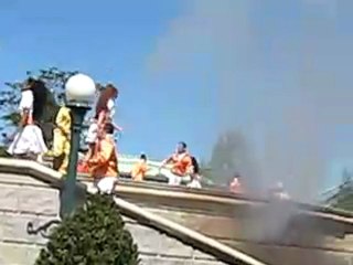 it's party time... with mickey and friends côté gauche