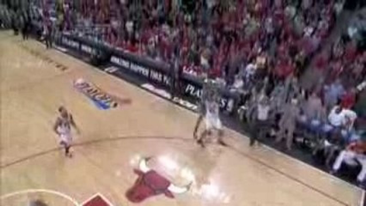 NBA John Salmons denies Paul Pierce's game tying 3-point att