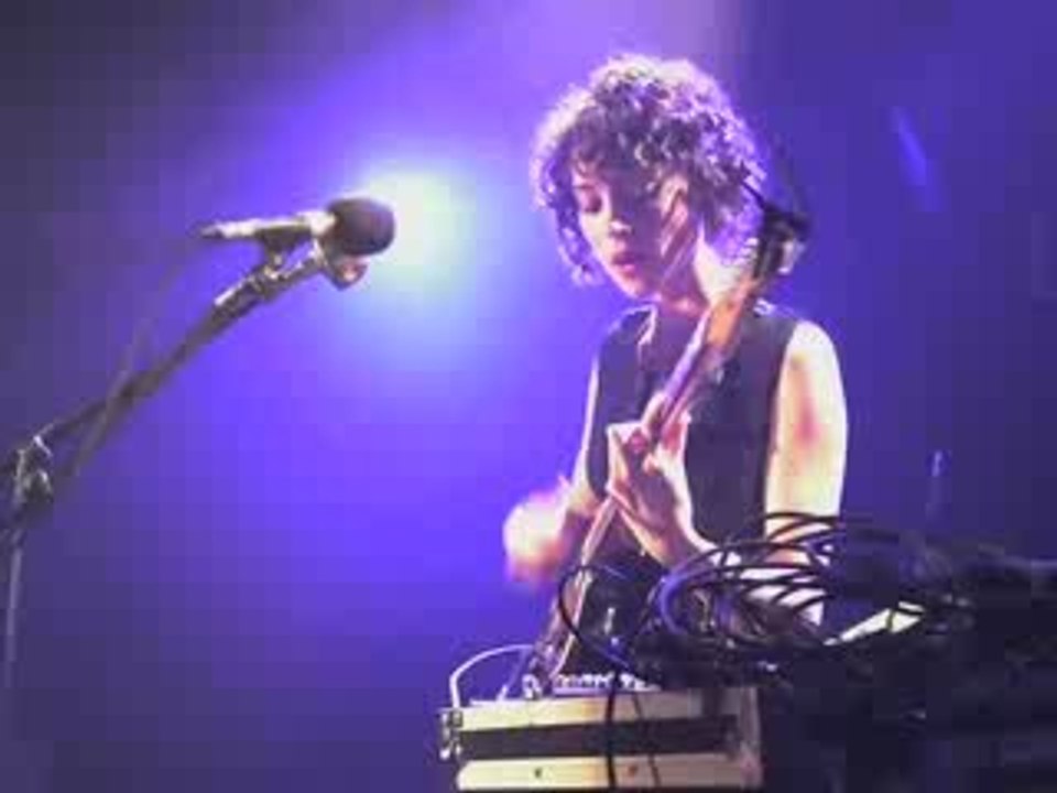 ST. Vincent - Actor Out Of Work, La Maroquinerie, Paris