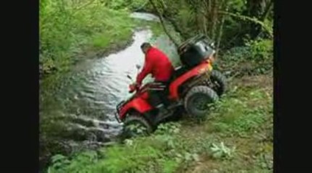 quads et petite rivière