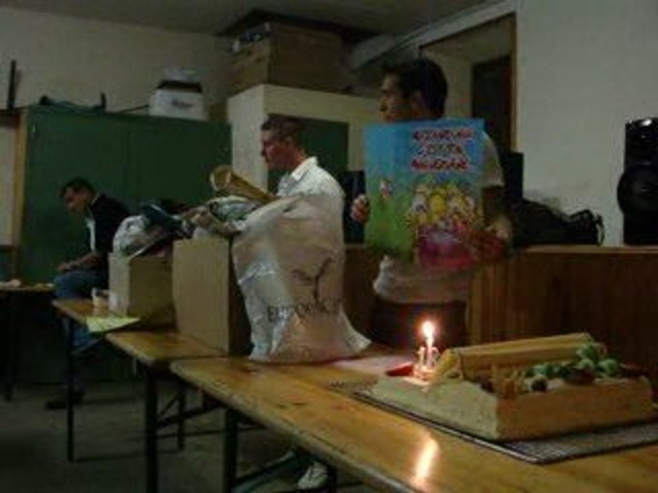 Sylvain & Yannick qui ouvrent les kdos