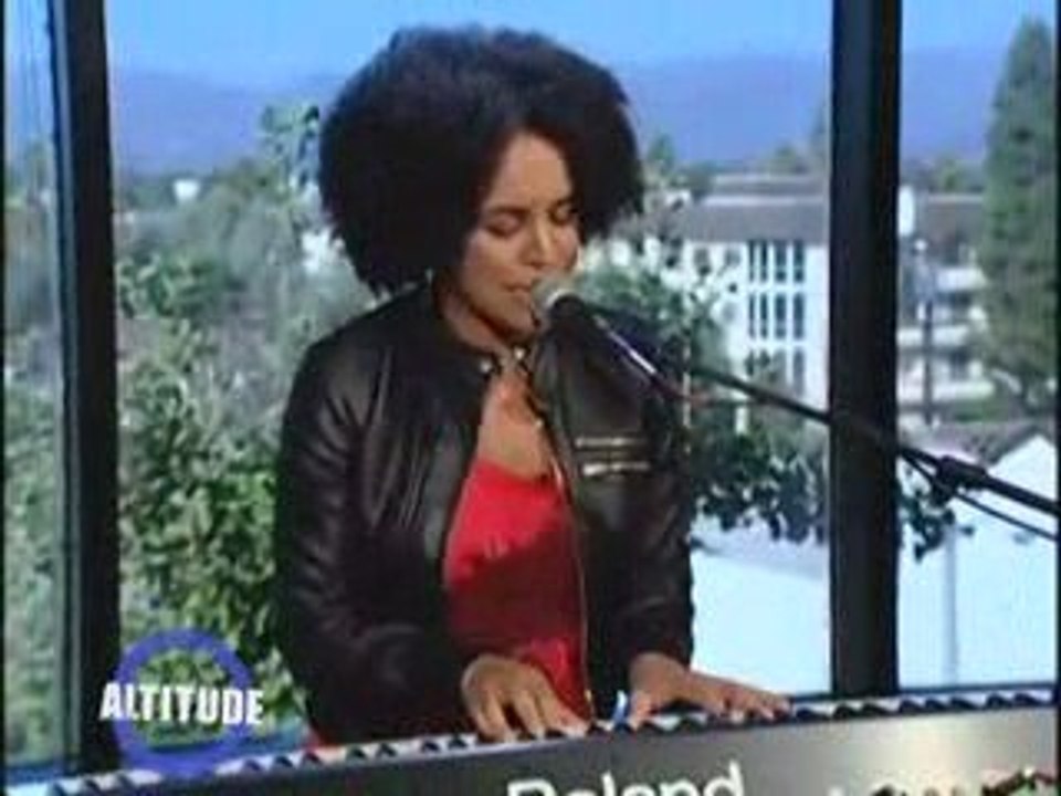 Laura Izibor - From My Heart To Yours Live