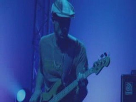 Moloko - Familiar Feeling ( Live '03)