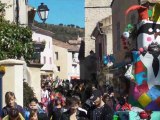 2-3 Carnaval Enfants Provence Greoux Défilé Village