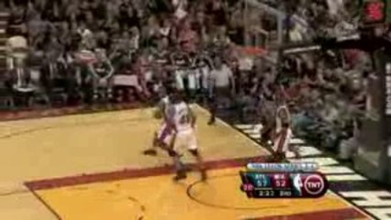 NBA D-Wade blocks Ronald Flip Murray during the third quarte