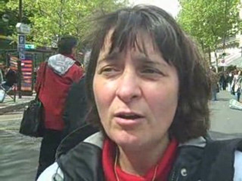 Interview dans la manif contre la loi Bachelot à Paris