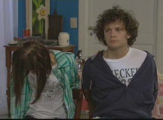 Paula amenaza a los chicos