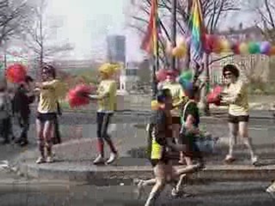 Front Runners Pom Pom Paris Marathon 2009