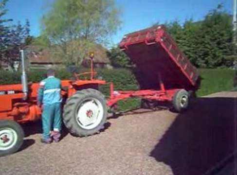 301 + remorque VIDOR