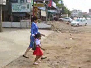 Cambodge 2009 - Sortie d'une école à Sihanoukville