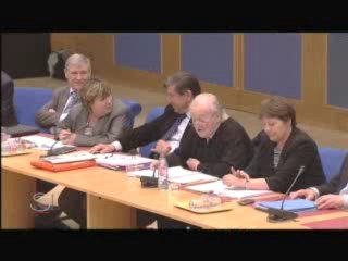 "Je ne cherche pas l'impertinence mais l'humour"