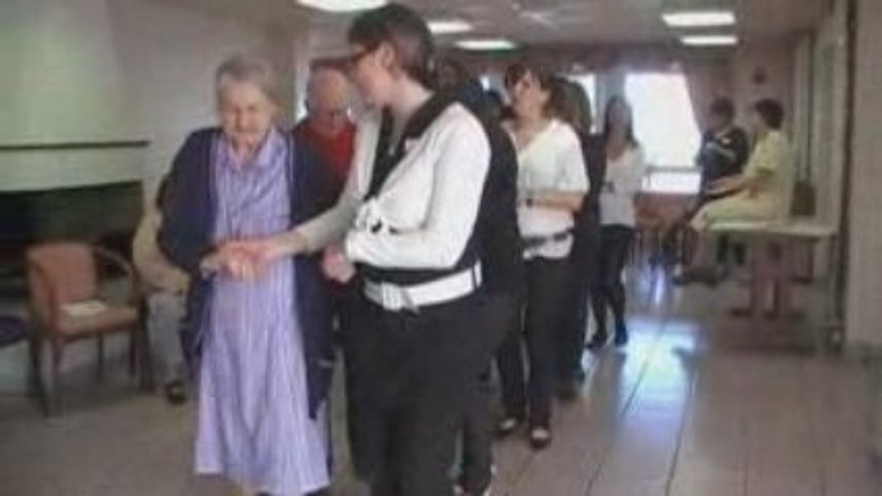 Chants et Danses en Maison de Retraite TCSS