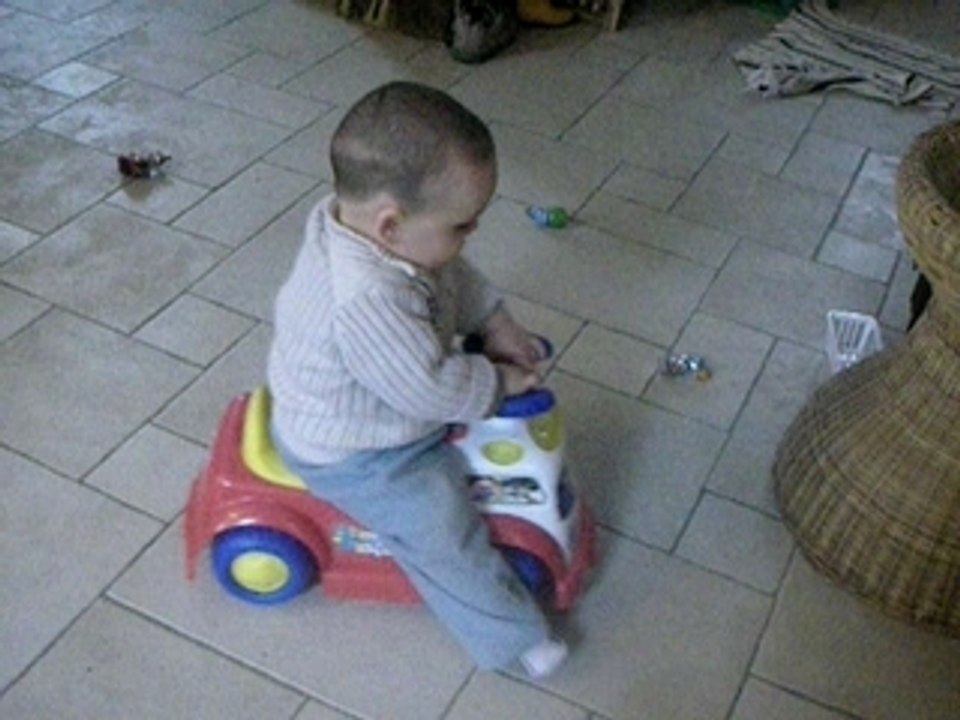 louis-arthur fait du camion !