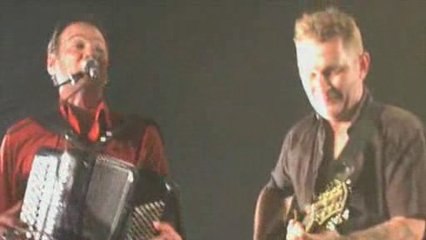 La Rue Ketanou invite Pierrot sur scène à Amiens