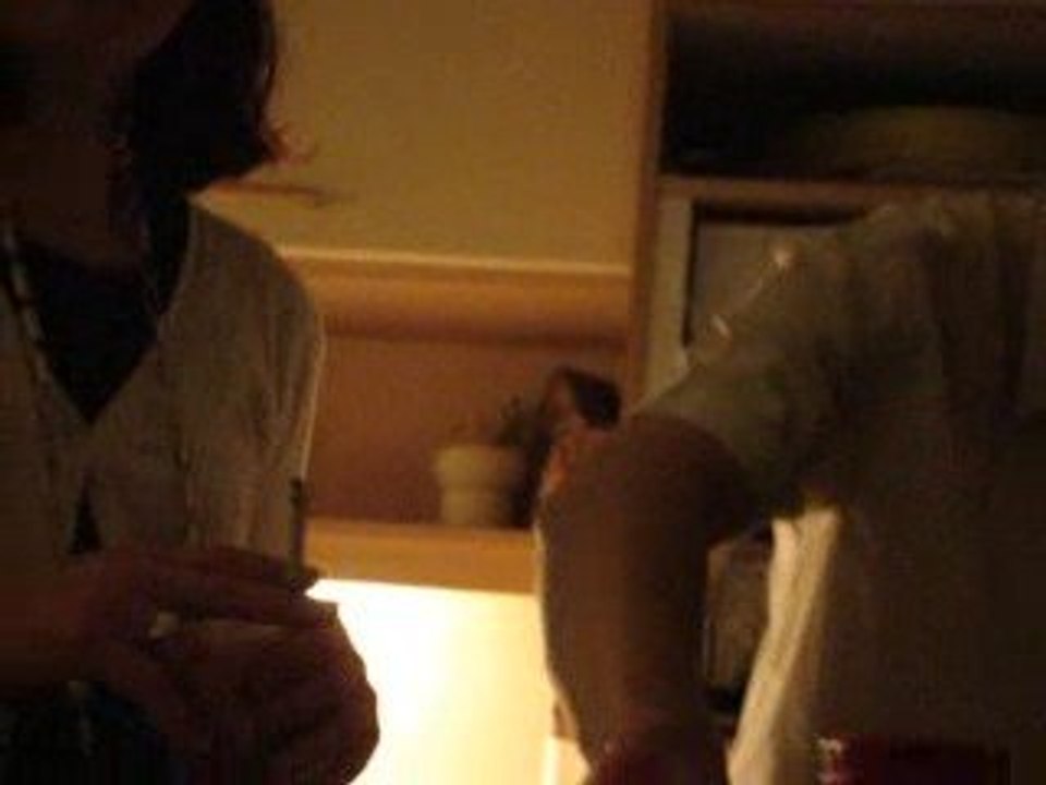 MOV02832