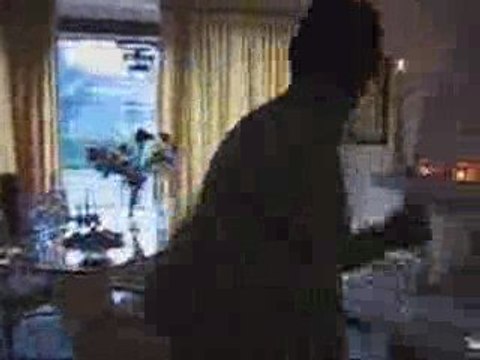 Ian is aan het dansen bij mij thuis