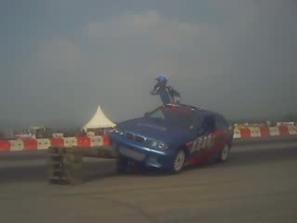 VIDEOmirecourt 2009 acrojoe
