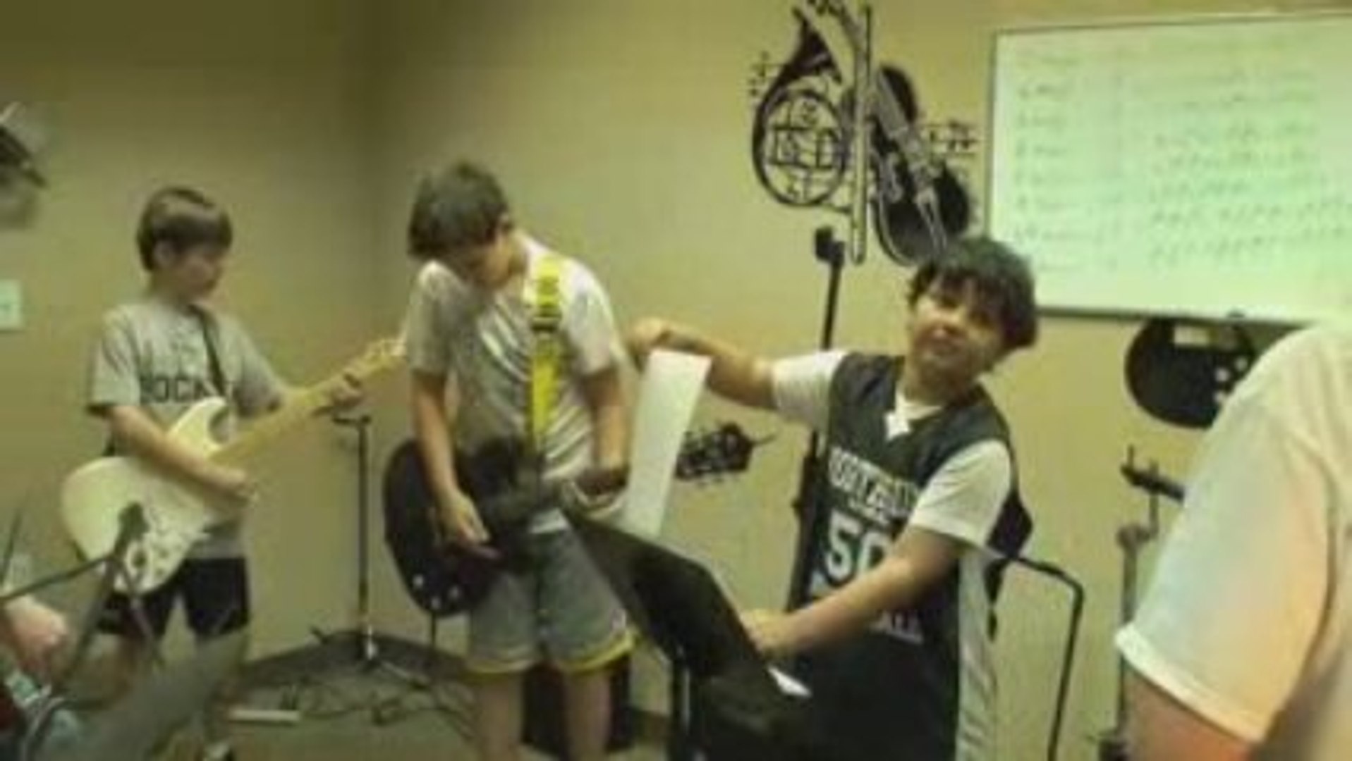 ⁣Sandy Springs Music Rock band class, week 3