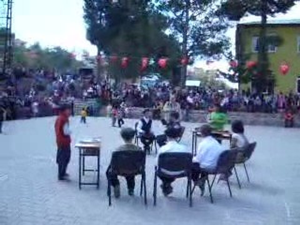 23 Nisan Piyes