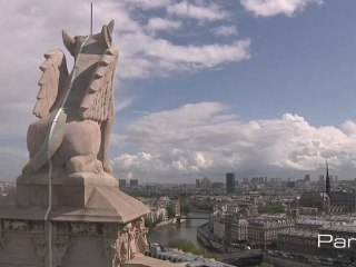 Tout en haut de la Tour Saint Jacques rénovée...